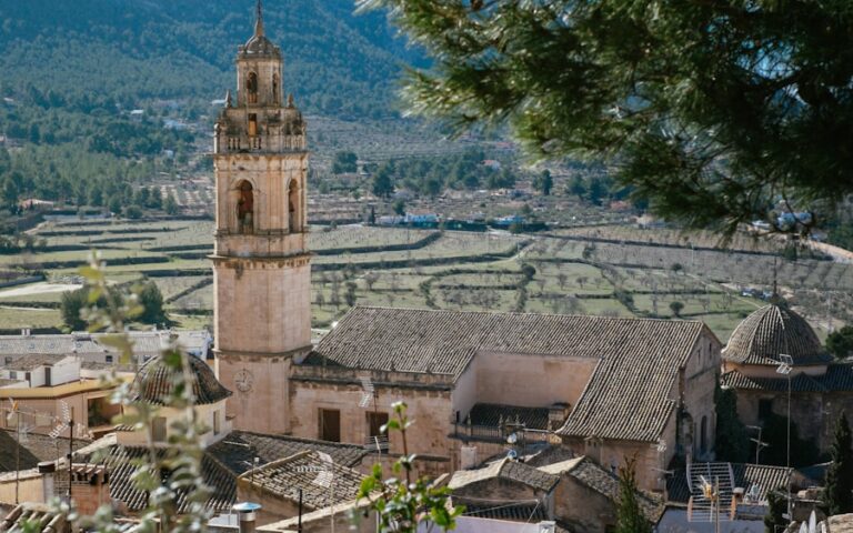 Photo "Alájar: the village where love blossoms according to tradition"
