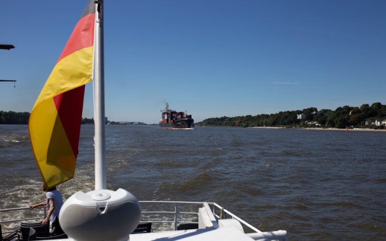 Photo Colombian Festivities: celebrating Columbuss departure from Huelva